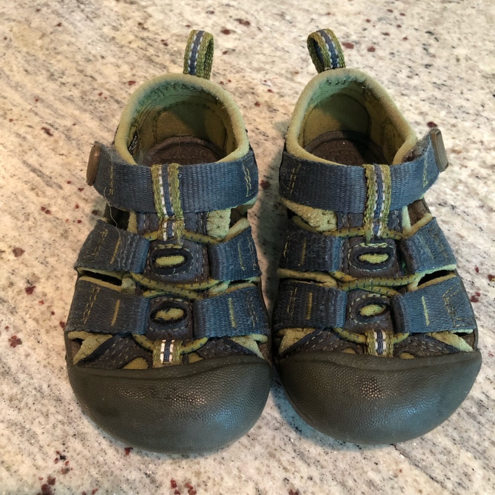 Keen toddler size 5